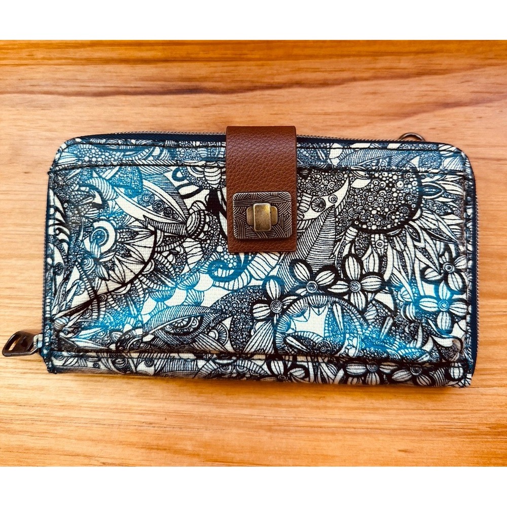 Sakroots Large Smartphone Wristlet Crossbody Navy & Cream Floral Zip Around